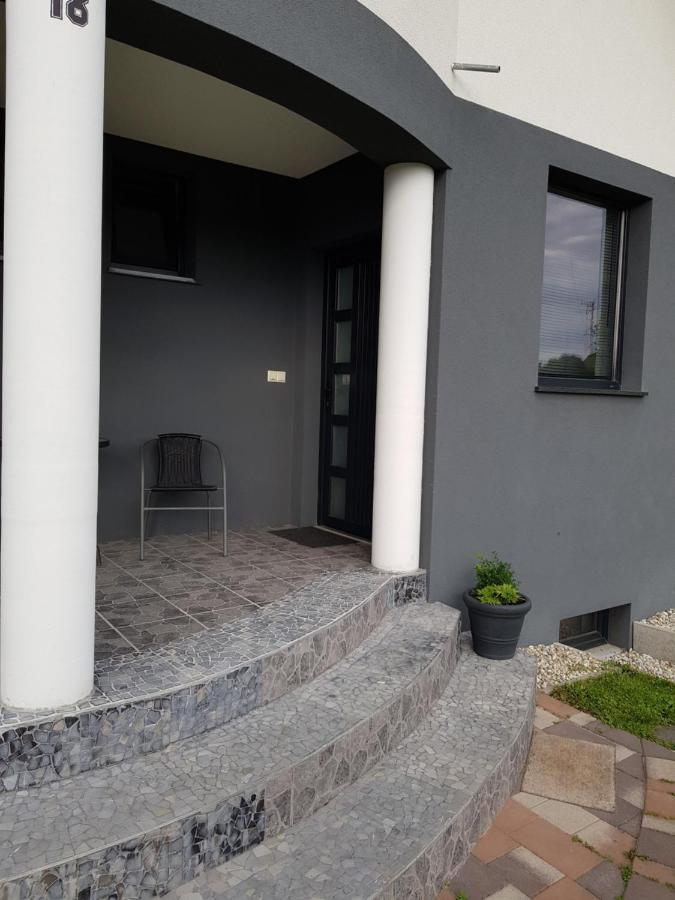 Honfoglalas Apartment Buk Bagian luar foto