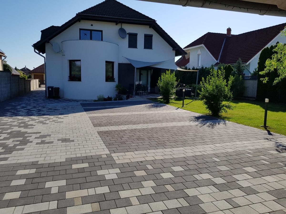 Honfoglalas Apartment Buk Bagian luar foto