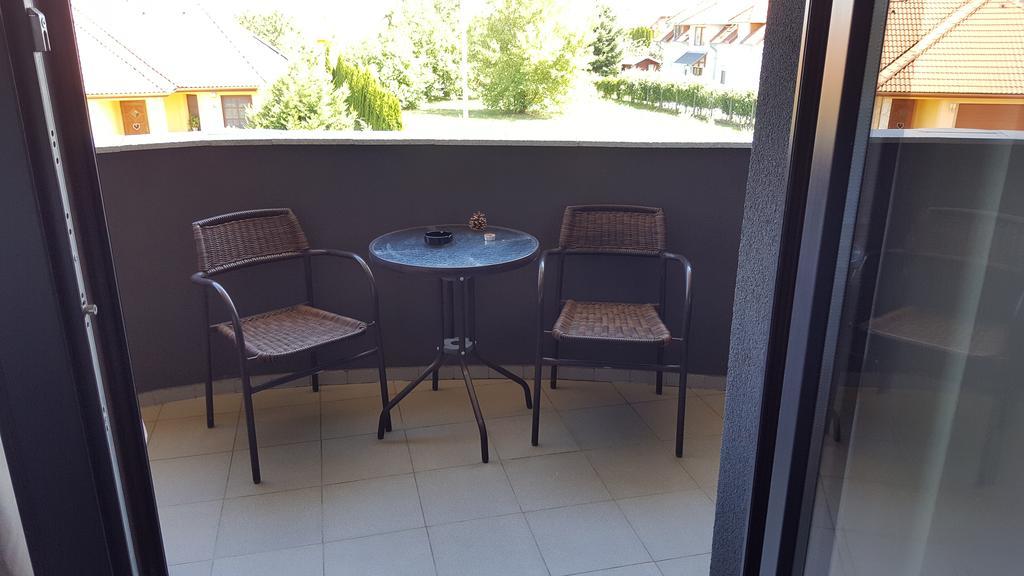 Honfoglalas Apartment Buk Bagian luar foto